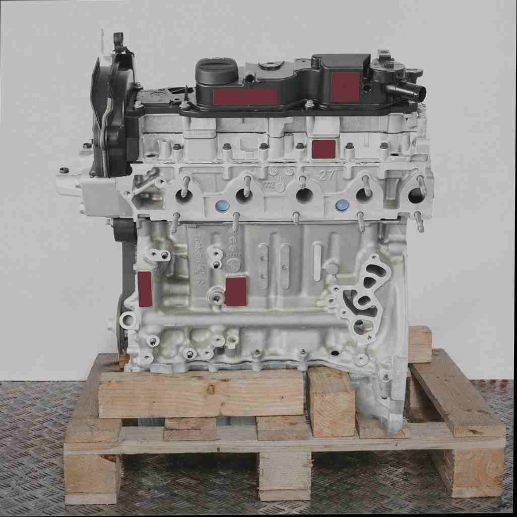 Seitenansicht eines Motors mit dem Code 9HG (DV6C M) auf einer Holzpalette. Der Motor steht vor einem weißen Hintergrund.