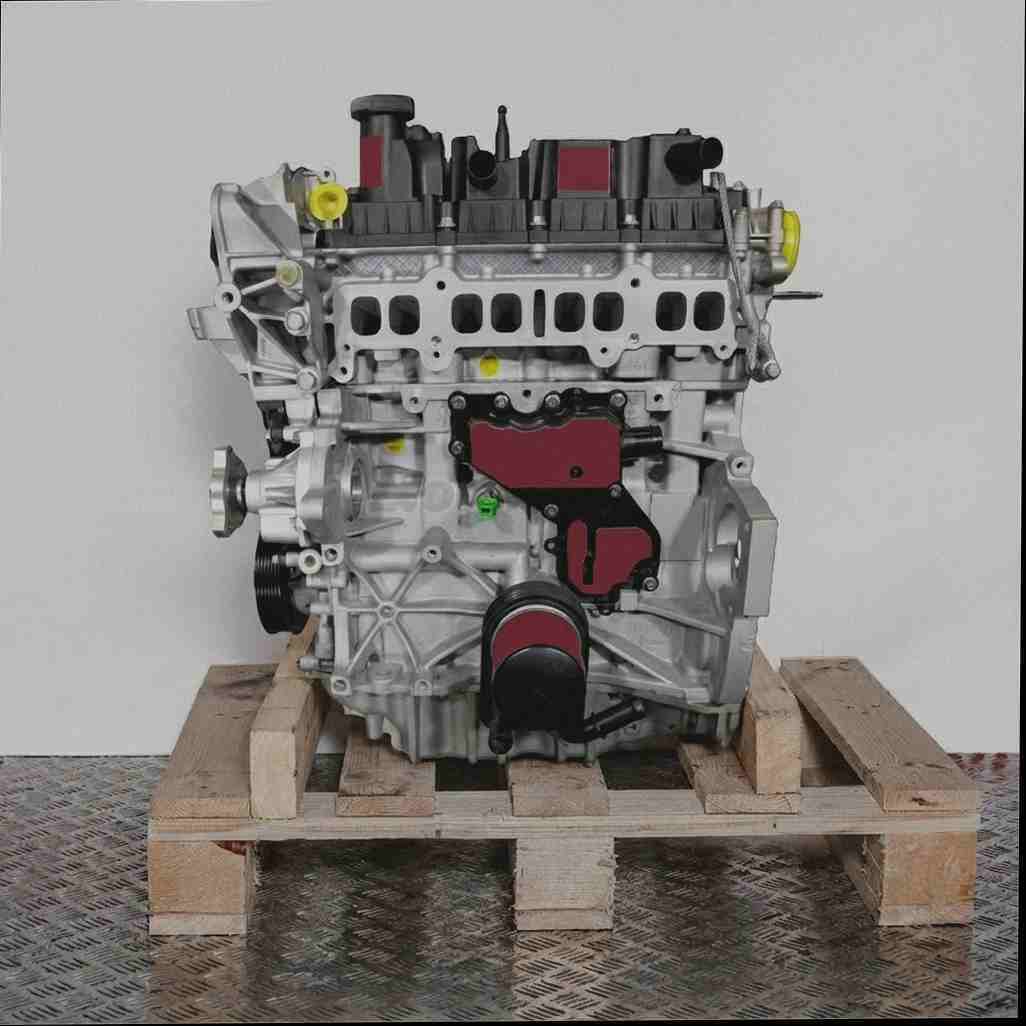 Seitenansicht des Motors M9ME in Silber und Schwarz auf einer Holzpalette vor weißem Hintergrund. Der Motor ist vertikal ausgerichtet.